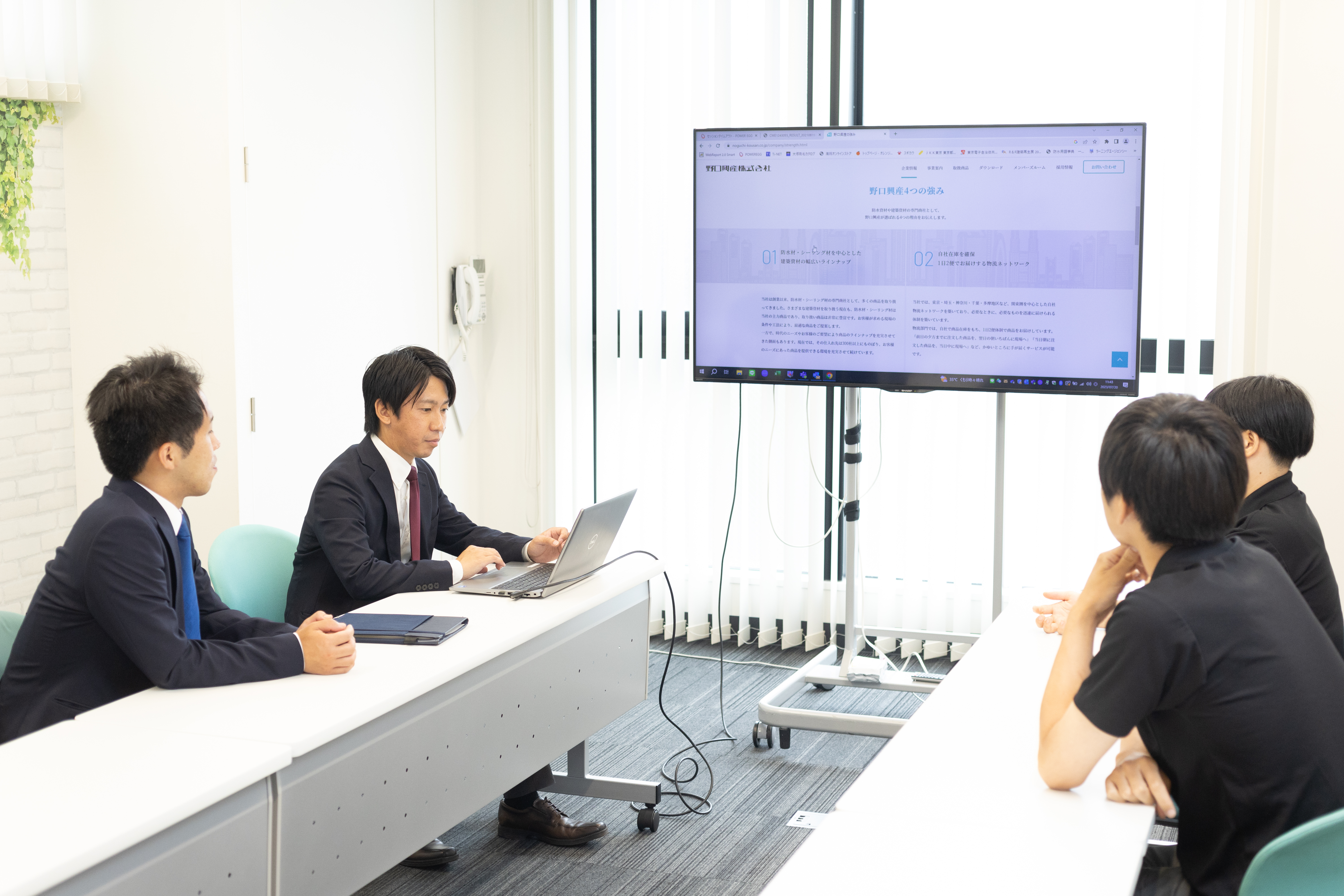 インタビュースライダー5